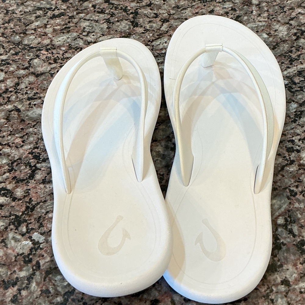 OluKai White Minimalist Sandals